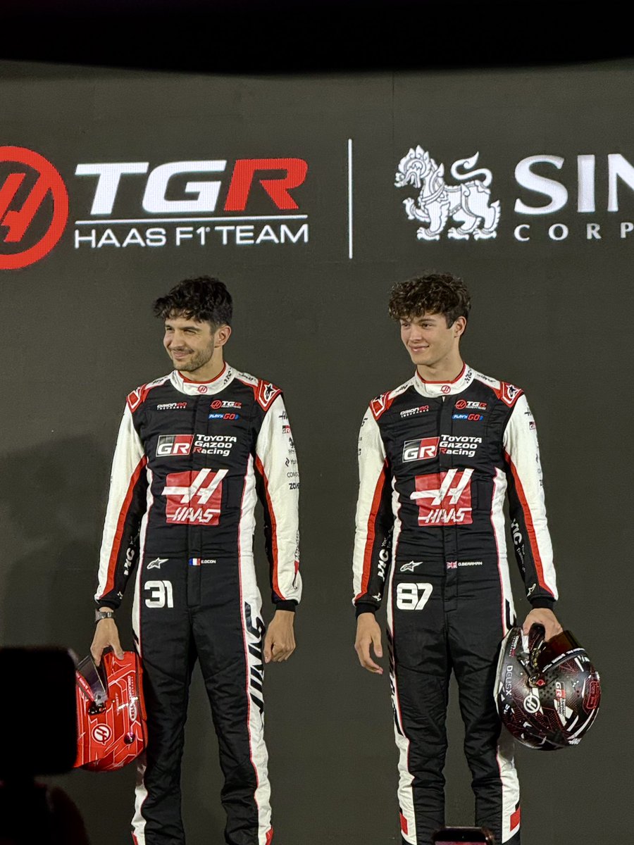 เมืองไทยมี Ocon และ Bearman แล้ว 😆 สองนักแข่ง F1 บินตรงมาเมืองไทยหลังจาก Pre-Season Testing เพื่อร่วมงานเปิดตัวพาร์ทเนอร์ “สิงห์” ฤดูกาล 2026-2028

#SinghaCorporation #TGRHaasF1 #F12026 #GlobalSportsPartnership #SinghaF1 #HaasF1 <a href="/HaasF1Team/">TGR Haas F1 Team</a> #EstebanOcon #OliverBearman