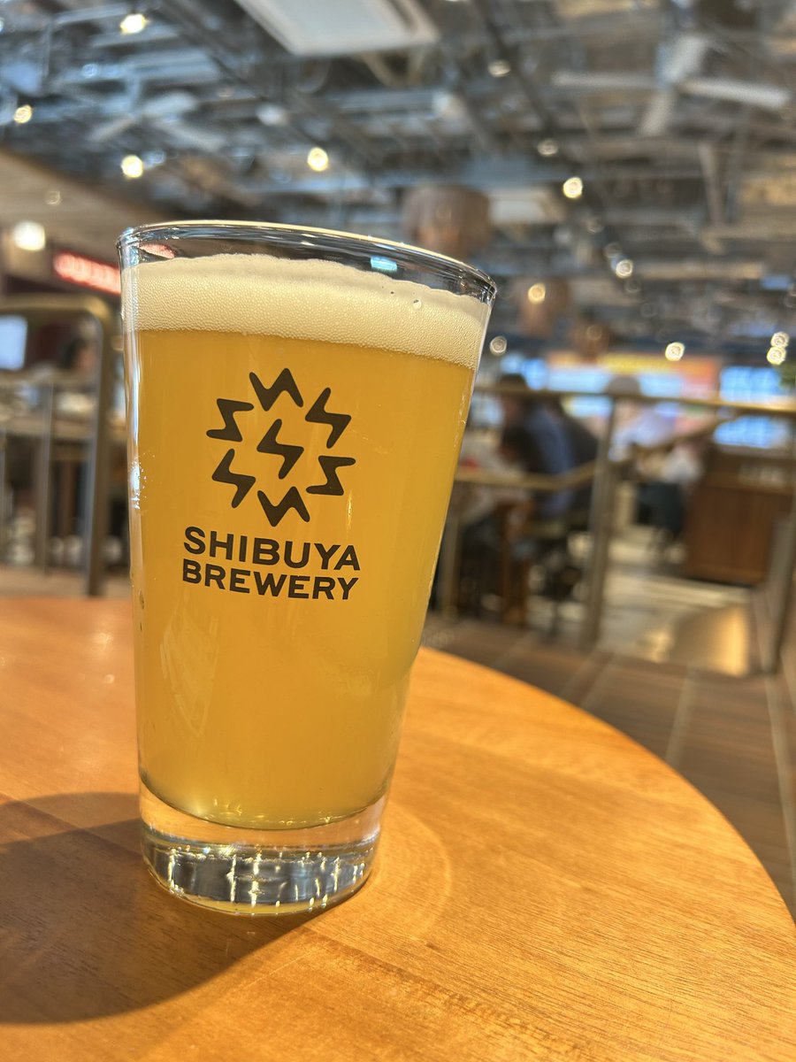 kaoru_ururu's tweet photo. 渋谷お決まりの🍺
❄️👑❄️👑❄️👑❄️👑❄️👑❄️👑❄️👑❄️👑❄️👑❄️👑
北関東から出発して
渋谷で栃木のビールを呑む😆
#広瀬香美に逢いにいく
#WINTERQUEEN2026～冬の恋物語〜
#Komity👑 https://t.co/hy9A5dS4oq