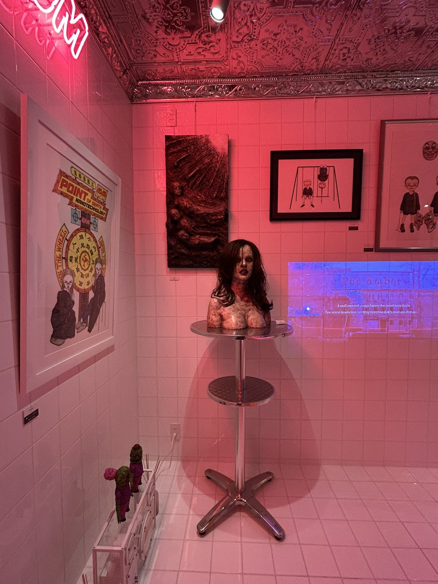 「MAY'S FUNFUNFUN ROOM 」にて初期旧作〜2025年までの作品4点を展示中です。
他作家様方の素敵な作品が多数展示されています！
観にいらして下さい。

●毎週 土曜日 、日曜日 12:00 - 19:00
●MAY'S FUNFUNFUN ROOM   
231-0863 神奈川県横浜市中区諏訪町16-1F (MERRY ART GALLERYの隣扉)