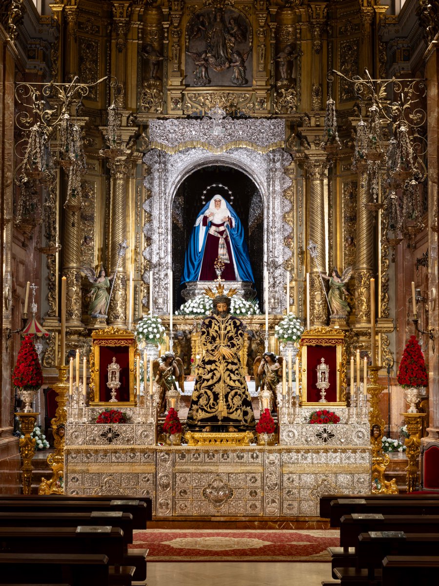 🟣 CULTOS | Nuestro Padre Jesús de la Sentencia amanece hoy en el Altar Mayor para la celebración de su Devoto Besapié.

📸 <a href="/Randofer94/">Manuel Fdez. Rando</a> / <a href="/PMFotoscofrades/">Pablo Martínez Domínguez</a> 

#CuaresmaMacarena