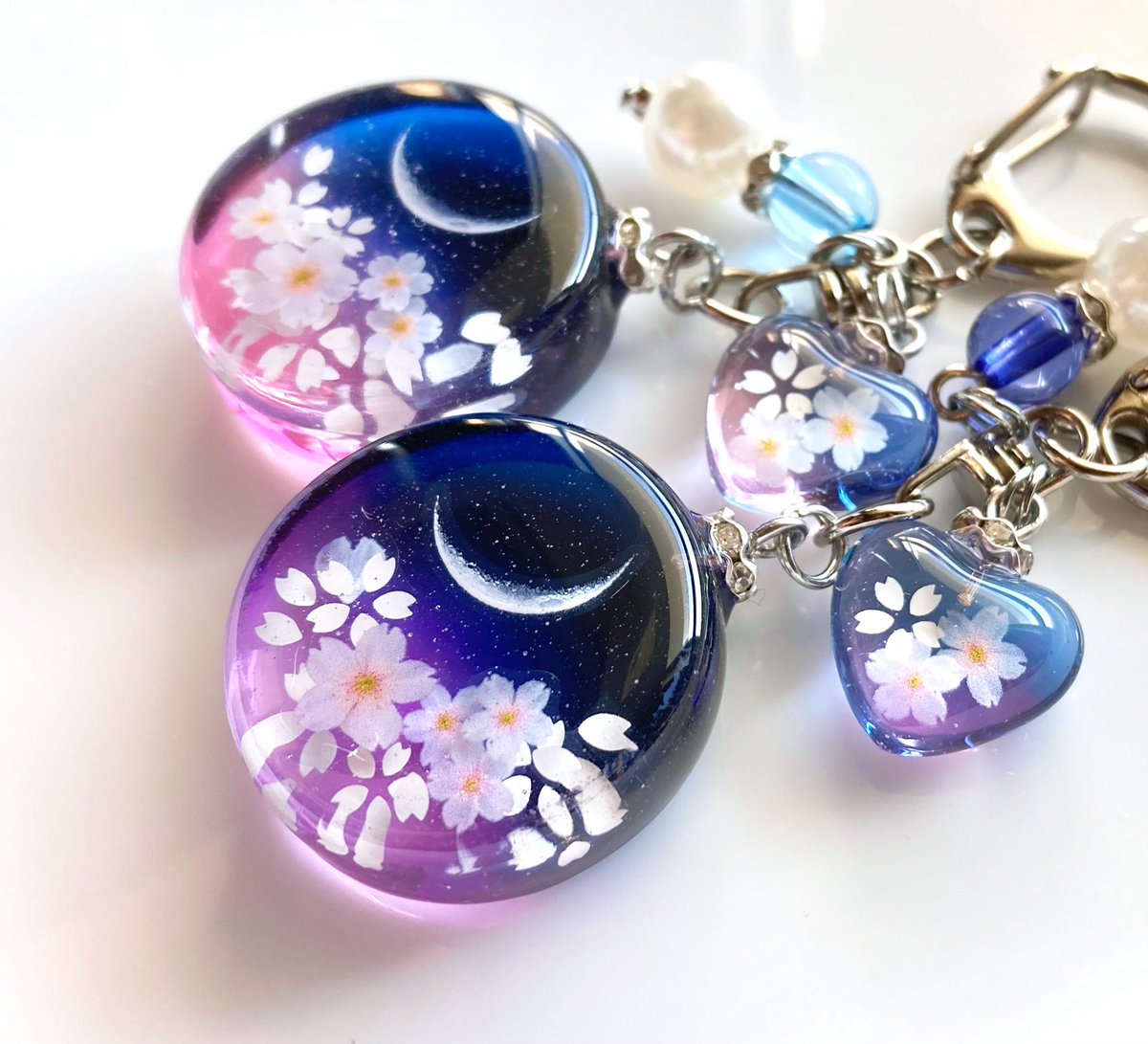 月夜桜バッグチャームできました🌙 #レジン #ハンドメイド #バッグ