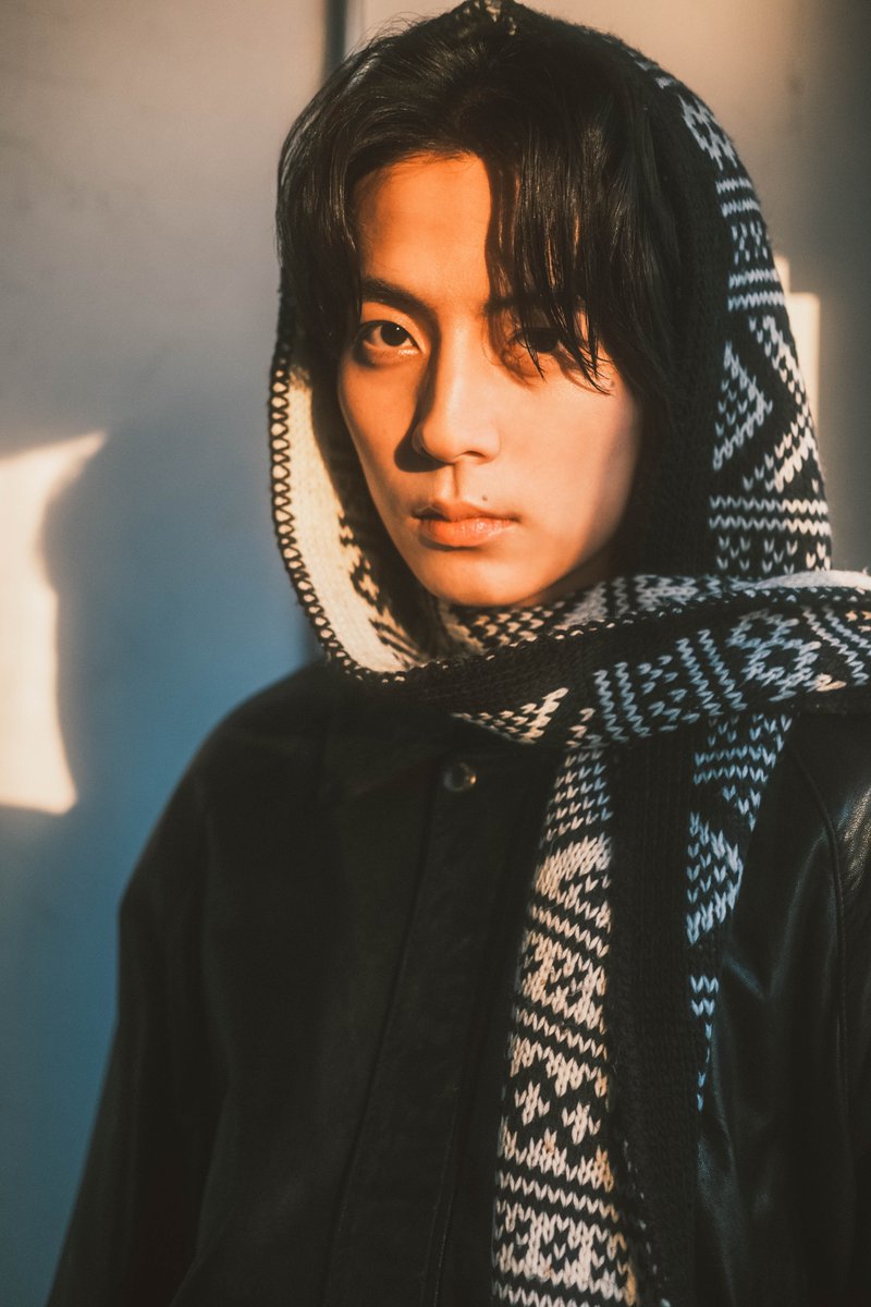 boysfile_jp's tweet image. 【タワーレコード渋谷店にてパネル展決定📣】
2月27日(金)発売『BOYS FILE Vol.23 MUFFLER BOYS』裏表紙に掲載されている、#中村竜大（LIL LEAGUE）さんのアザーカットパネル展示が決定！@LIL_LEAGUE_

詳しくは下記URLをチェック🧣
towershibuya.jp/news/2026/02/2…

【パネル展示場所/展示期間】