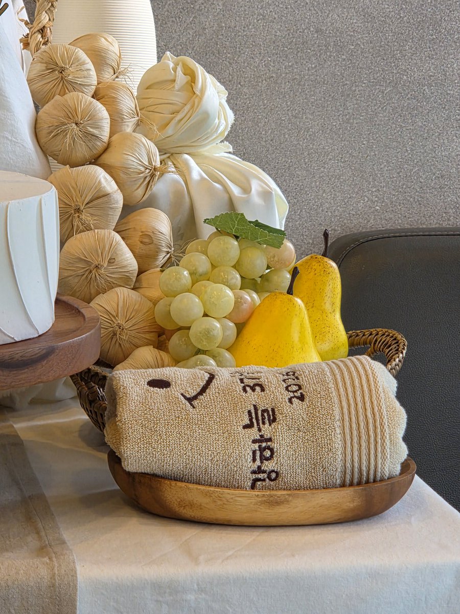 마지막 특전은 그를 위한 선물이라....
모든 특전은 조기 종료 되엇습니다ㅜㅜ

컵, 마늘삔 그리고 다른걸로 대체해놓을게요!!
넘 많이 와주셔서 감사합니다^_^
해피마늘.. 아니 하늘데이^_^