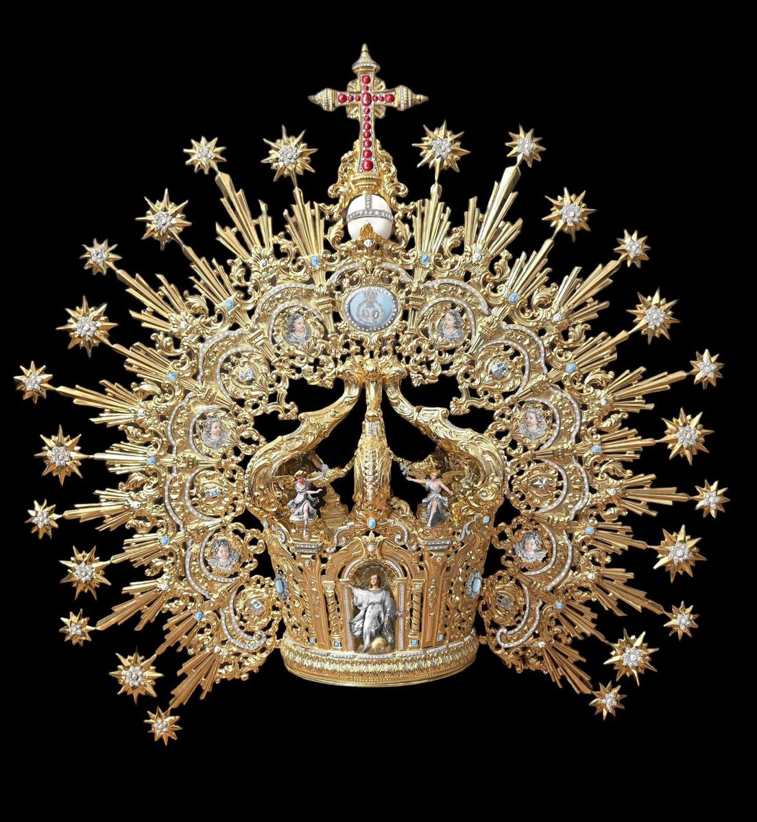 🔴⚪️ CORONACIÓN CANÓNICA

Proyecto de enriquecimiento de la corona de Villarreal para la Coronación de la Santísima Virgen de Guaditoca.

La presea, de plata de ley bañada en oro, se someterá a un ambicioso proyecto que será llevado a cabo por el joyero cordobés Manuel Varela.