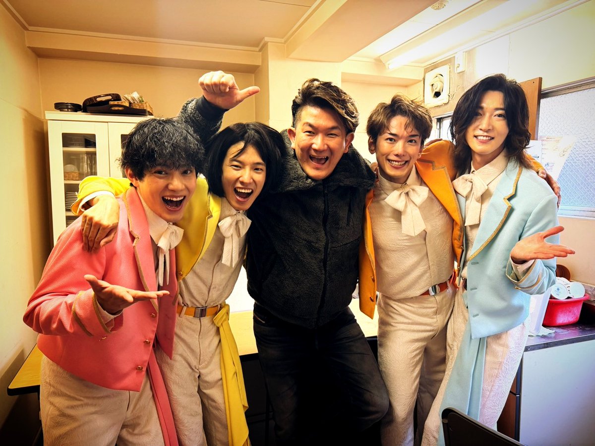 純烈、酒井一圭さんプロデュースで今話題の
『#モナキ』
デビューは4/8にもかかわらず、SNSで大バズり中✨
彼らがデビューに向けて奮闘する日々がYouTubeにて順次公開中🎦
今回はヴォイストレーニングスタート編🔥ご覧くださいませ！

【モナキ誕生 密着ドキュメンタリー】
youtu.be/L-5S9LUwng4?si…