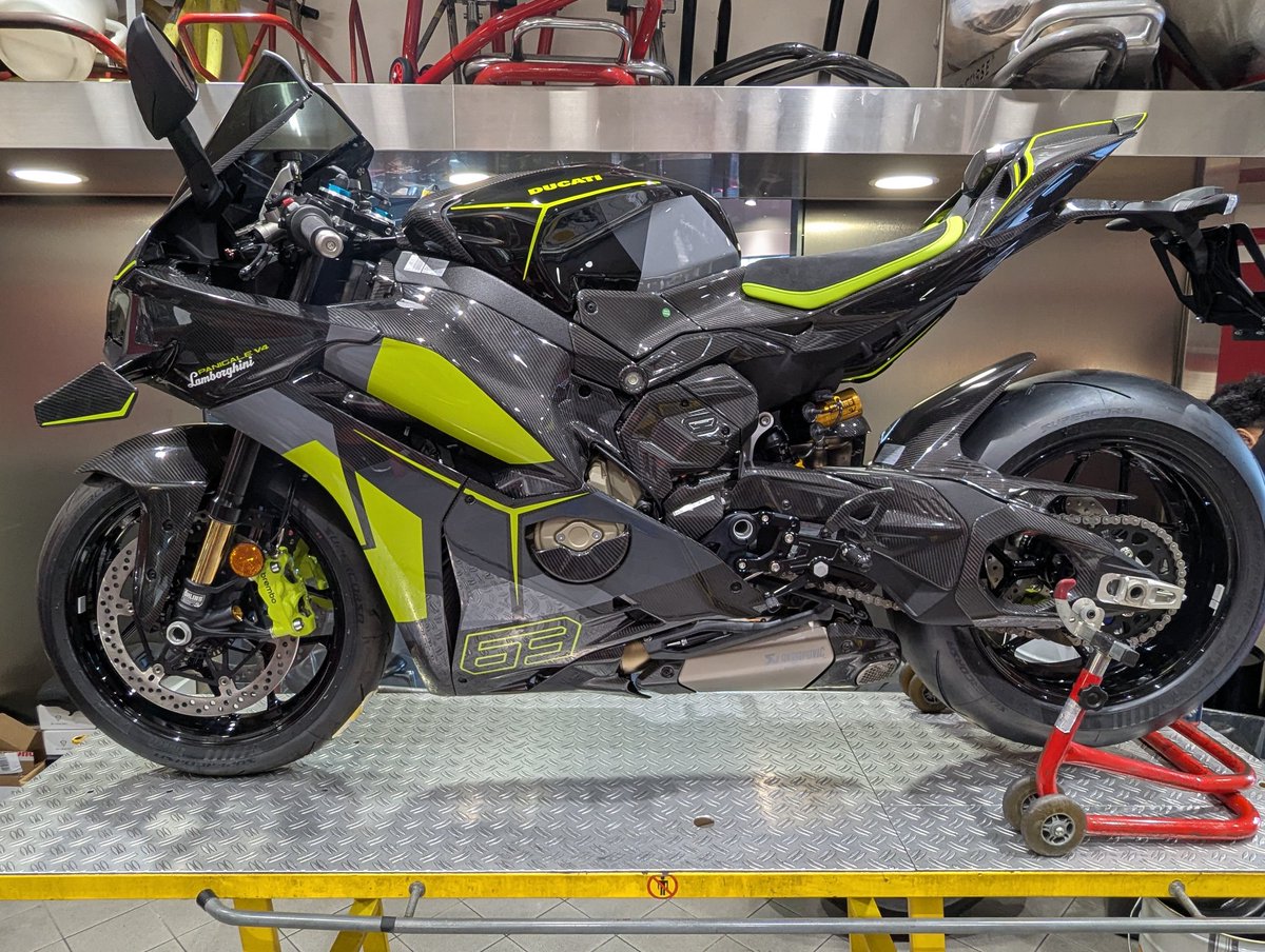 Ducati_Service's tweet image. 🇮🇹　panigale V4 Lamborghini　🇮🇹
納車整備始めます❗️
#Ducati
#ducati
#DLT
#ドゥカティ