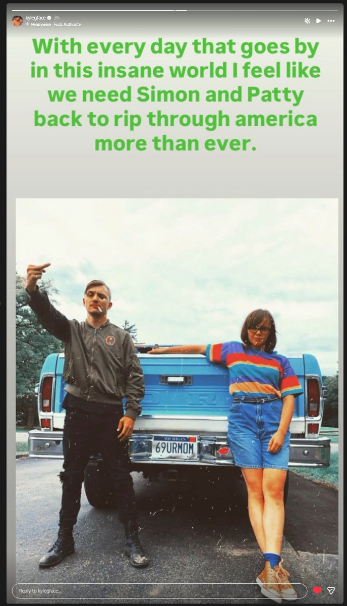 Hot4Gallner's tweet photo. Seeing Simon & Patty again just gives me that warm, fuzzy feeling…but DIA is one of those rare films that feels complete. I’m not against a sequel; I’m just scared of touching something that already feels so perfect. 😶🌫️💖🔥 #Hot4Gallner #DinnerInAmerica #PunkLove #ToBeOrNotToBe https://t.co/u8SttowMeu