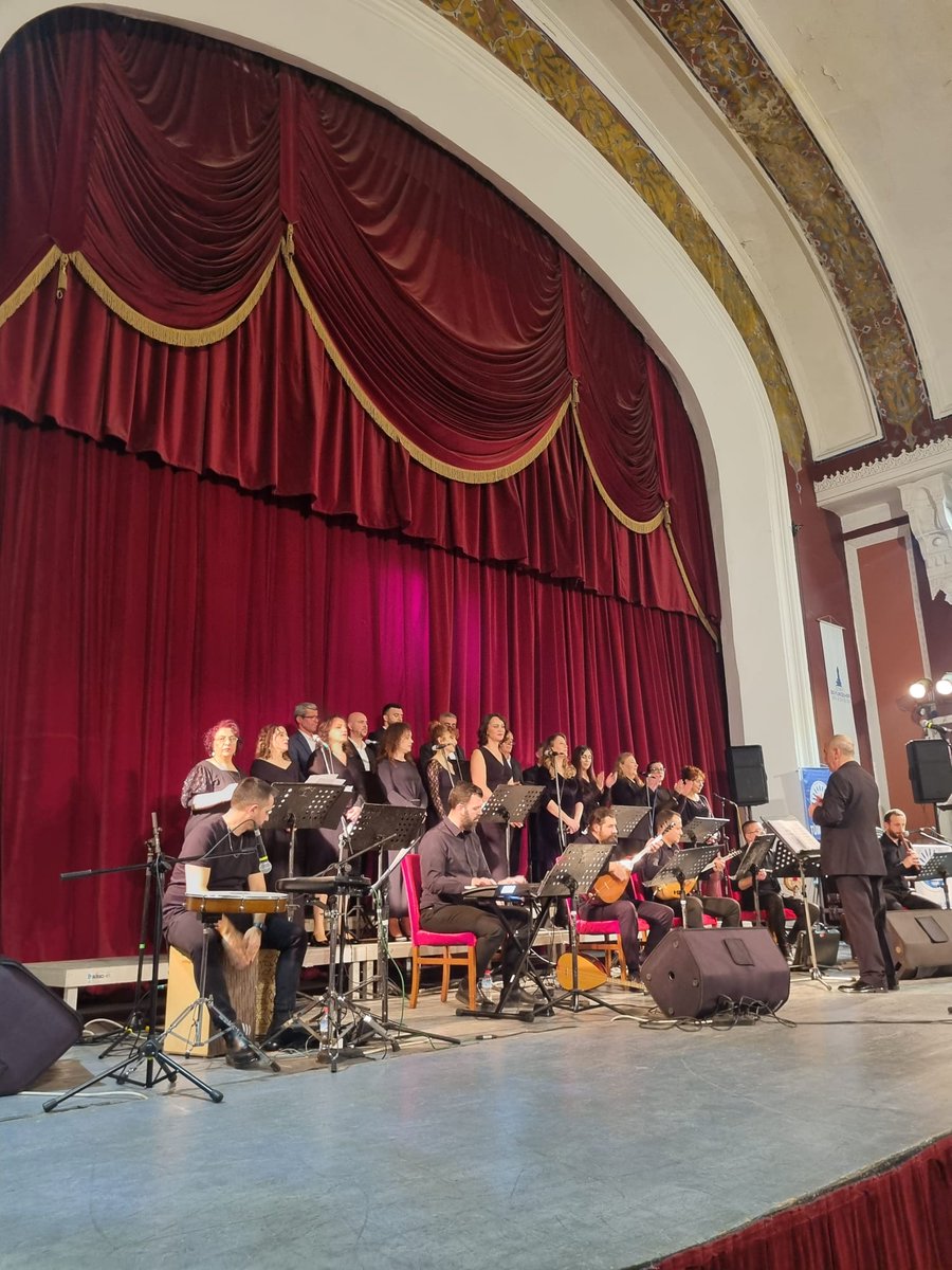 Elhamra’da sesimiz çoğaldı, yüreğimiz bir oldu! 🎵

TÜM BEL-SEN İzmir 1 ve 2 No’lu Şubeler Halk Müziği Korosu olarak türkülerimizi dayanışmayla söyledik.
Salonumuzu dolduran tüm dostlara teşekkür ederiz.

Birlikte söyleyeceğimiz daha çok türkümüz var!