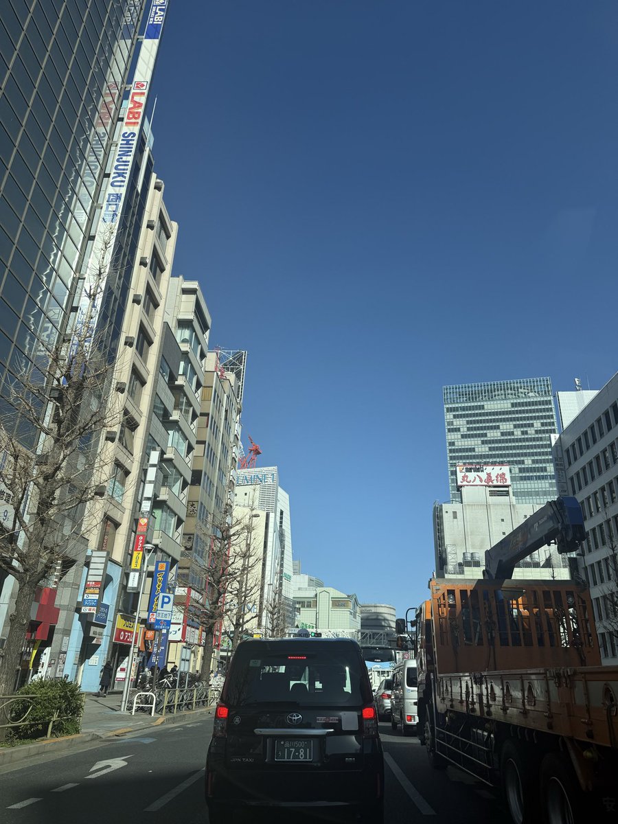 knottedkink's tweet photo. 新宿駅でイライラ https://t.co/5a82Ps0BLE