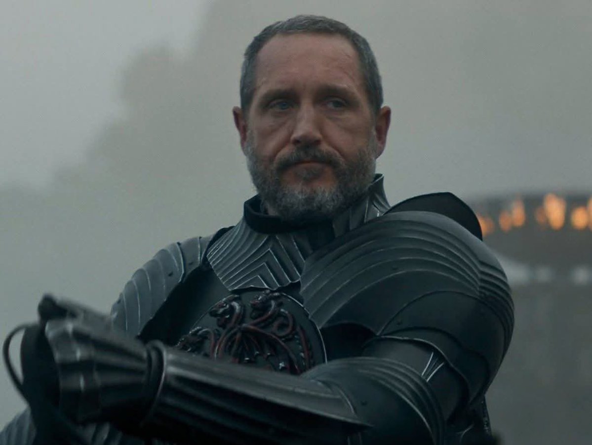 Confidence and arrogance aren’t the same thing! 

Arrogance is usually joined with contempt for others and Dunk does not show that for the knights in the tourney above him.

Look how he acts towards the Kingsguard or when Baelor asks if he is a good knight. Dunk isn’t arrogant