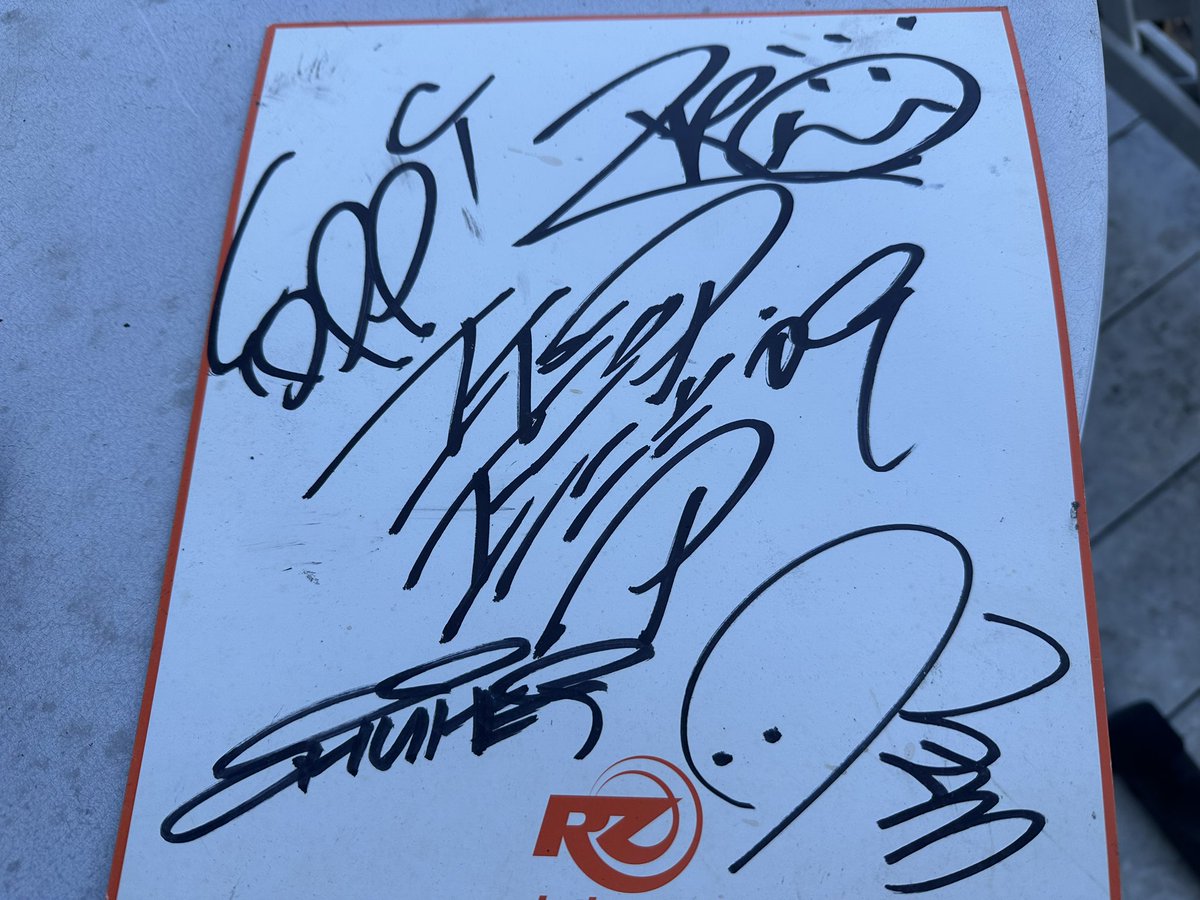 思案　アーティストサインド rhythm zoneのアーティストさんのサインだと思うんだけど…どなたか