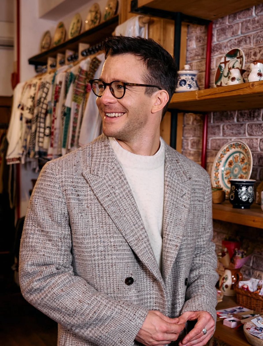 Luke Thompson Archive tweet media