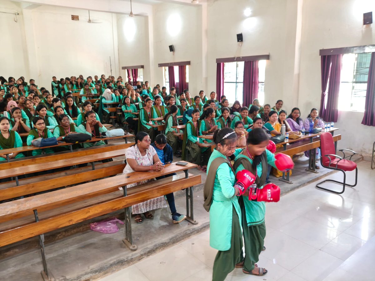 Principal_GCC's tweet photo. Today,Our College successfully completed Closing Function of Self Defense Club today  under the active guidance of Prof.Susila Nayak #Coordinator #Self-Defense club.Others present Chief Guest-Dr Kukumeena Mohanty#guest-Dr Narottam Parida IQAC Coordinator https://t.co/XIPwgPVd0J