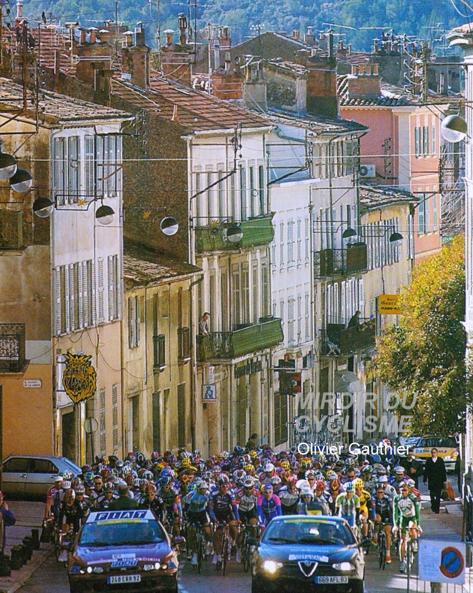 Miroir2Cyclisme's tweet photo. Départ du Tour du Haut-Var 2002 de @VilleDraguignan pour une boucle de 180 km dans le département du Var
#TourduHautVar #HautVar #ClassicVar #Draguignan #cyclisme #cycling #ciclismo #TourdesAlpesMaritimes https://t.co/COd7o83gSa