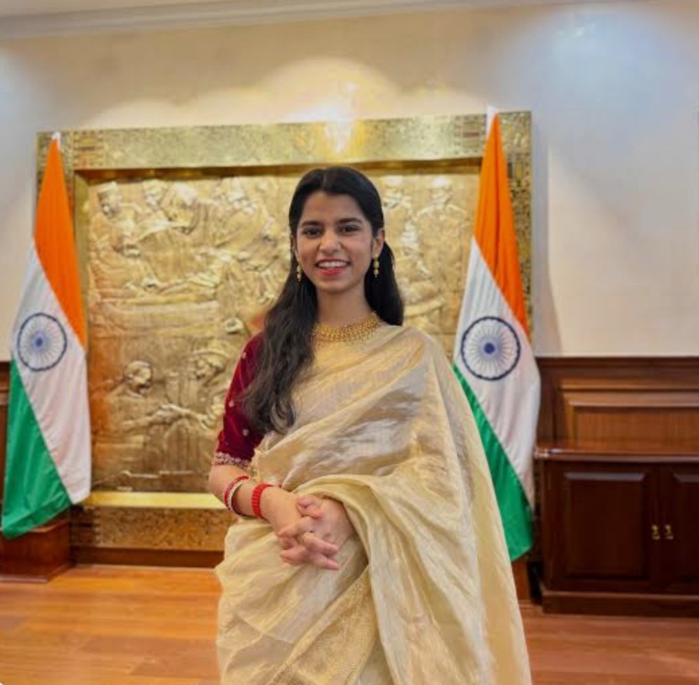 BeingPolitical1's tweet photo. Meet Raghav Chadha and Maithili Thakur.

One drops questions in Rajya Sabha → crore-level PR machinery kicks in, headlines explode, trends engineered.

The other, a 25-year-old GenZ MLA, raises real issues in Bihar Assembly  crumbling hospitals, pension spelling errors denying dadi her money, doctor shortages hurting thousands  even grilling her own party's minister. 

No paid amplification, no viral machinery, just straight work for her people → often stays local or ignored.

Same job: ask questions, give suggestions, serve voters.

Different budgets: one wrapped in crores of marketing gloss, the other raw, unfiltered.