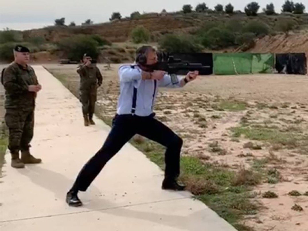 Uno de los fachas más fachas de España, expulsado de Vox 

Algo huele mal en fachalandia

O será que el pequeño dictador de Abascal no quiere que nadie le haga sombra en su negocio