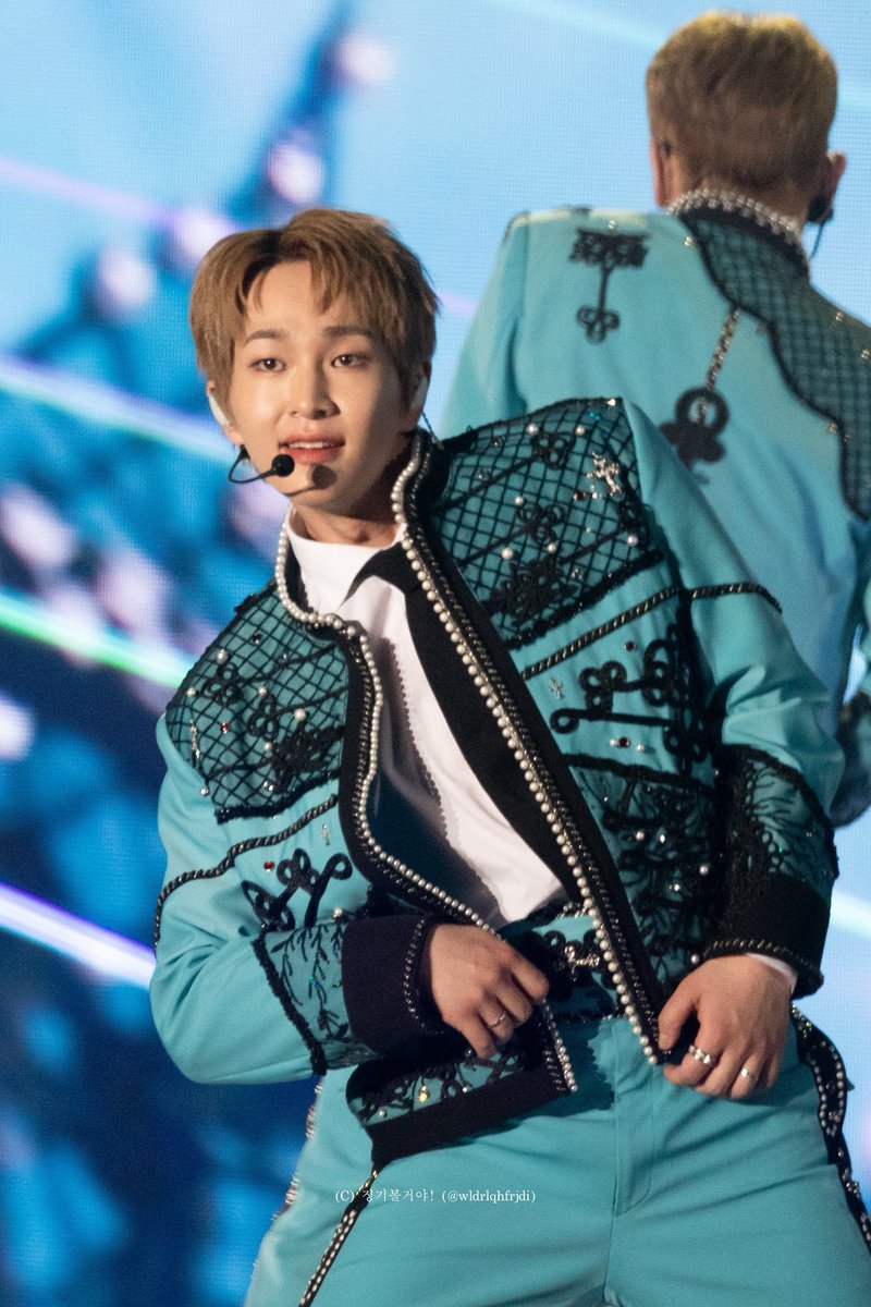 온유 #ONEW #オニュ@SHINee @ONEW_GRIFFIN