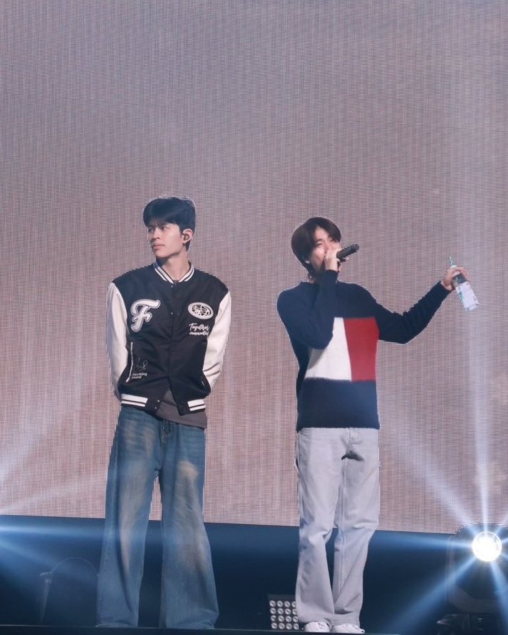 โชว์สุดพิเศษเตรียมพร้อมม เป็นกำลังใจให้ทุกคนเลย 💖✌🏻

PONDPHUWIN JP FANFEST26

#GMMTVFANFEST2026JP
#ปอนด์ภูวินทร์ #PondPhuwin