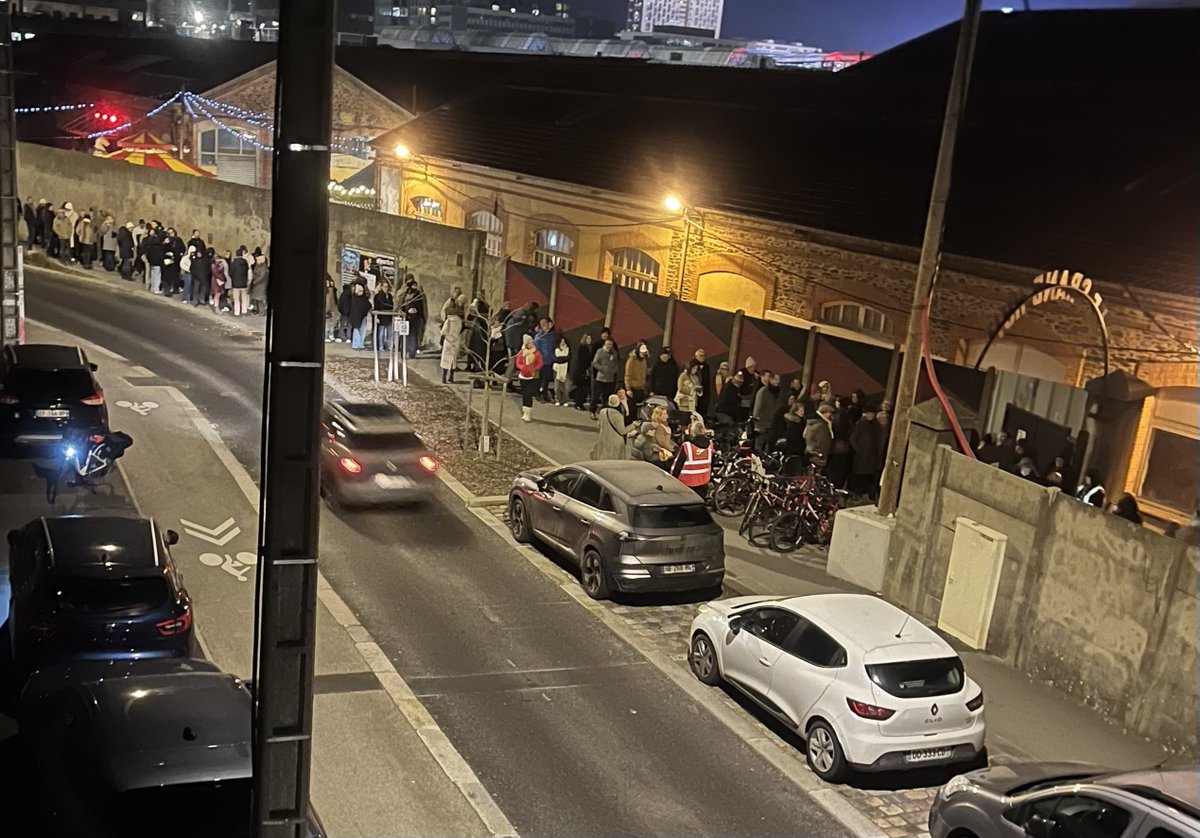 RAutrement's tweet image. À #Rennes, le Grand Huit divise le quartier Sud-Gare. « On ne dort plus », dénonce le collectif #DroitAuCalme. L’établissement assure avoir stoppé les concerts extérieurs et adapté sa programmation. Notre article : rennes-infos-autrement.fr/des-riverains-…