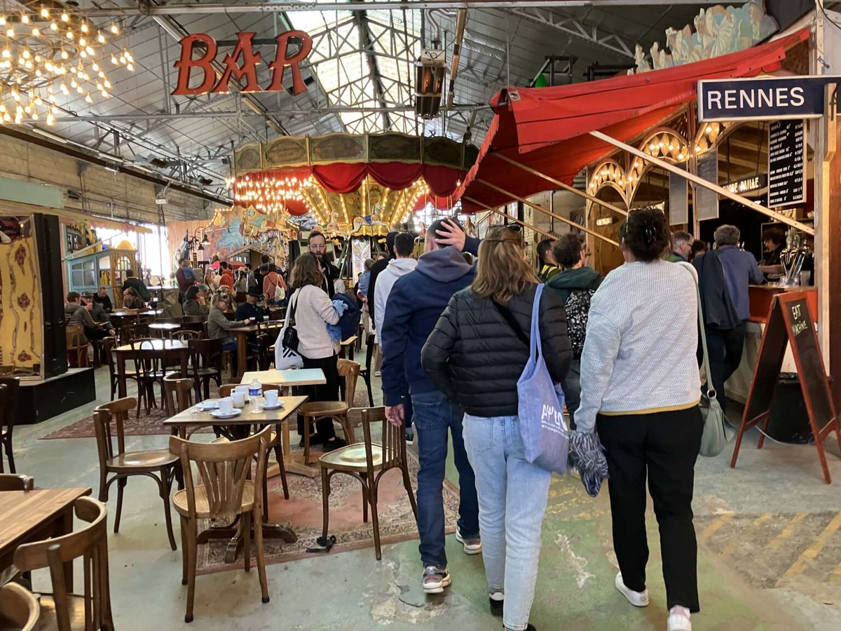 RAutrement's tweet image. À #Rennes, le Grand Huit divise le quartier Sud-Gare. « On ne dort plus », dénonce le collectif #DroitAuCalme. L’établissement assure avoir stoppé les concerts extérieurs et adapté sa programmation. Notre article : rennes-infos-autrement.fr/des-riverains-…