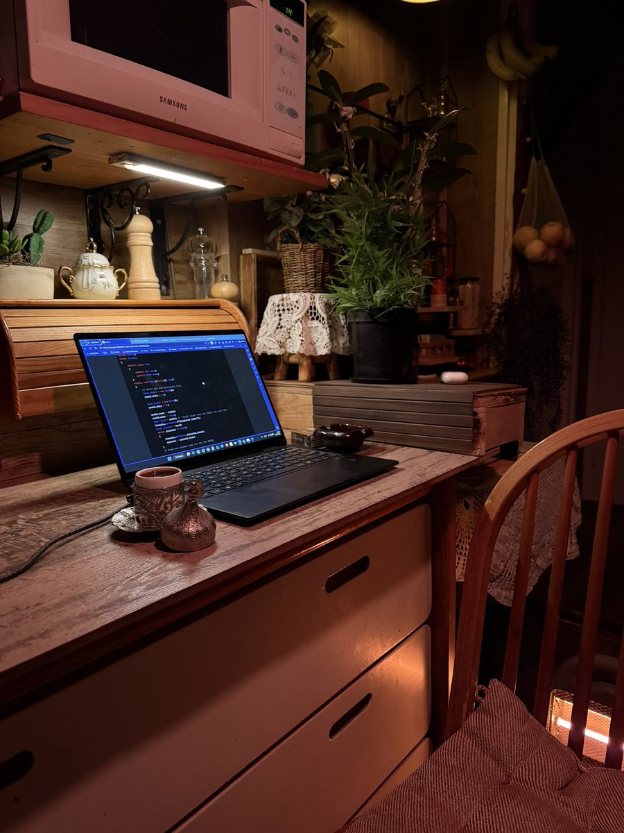 DardDian's tweet photo. Early code &amp; kitchen silence✨ Coding flows better here. https://t.co/1PFmaoIrL8