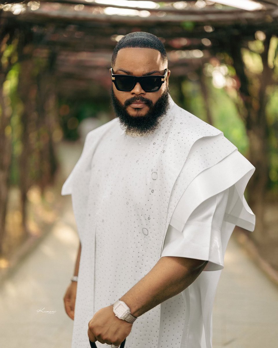 itswhitemoney's tweet image. You may have fallen a 1000 times but at the end greatness is assured if only you persevere….🙌🏻
trust the process baba God no dey sleep….OTAMIEMIE 🤍😎
:
Outfit @oojcouture 
:
📸 @kamaniphotography 
:
#fashion
#outfit
#customized 
#otamiemie✈️🌎🤍💵