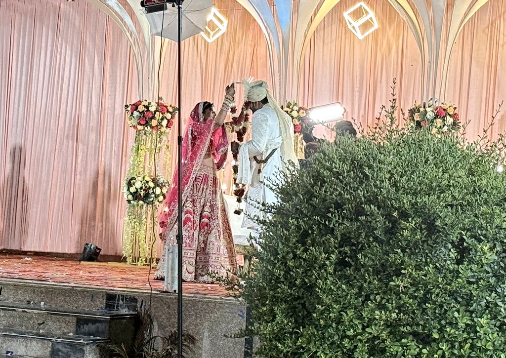 बड़ी बहन संजू और अभिषेक जी को शादी की हार्दिक शुभकामनाएँ!
आपका वैवाहिक जीवन प्रेम, विश्वास और खुशियों से भरा रहे।
दोनों का साथ यूँ ही बना रहे और हर नया दिन मुस्कान लेकर आए। 💐
<a href="/dr_sanju__/">Sanju choudhary</a> 
<a href="/Abhishek_8767/">Abhishek Choudhary</a>