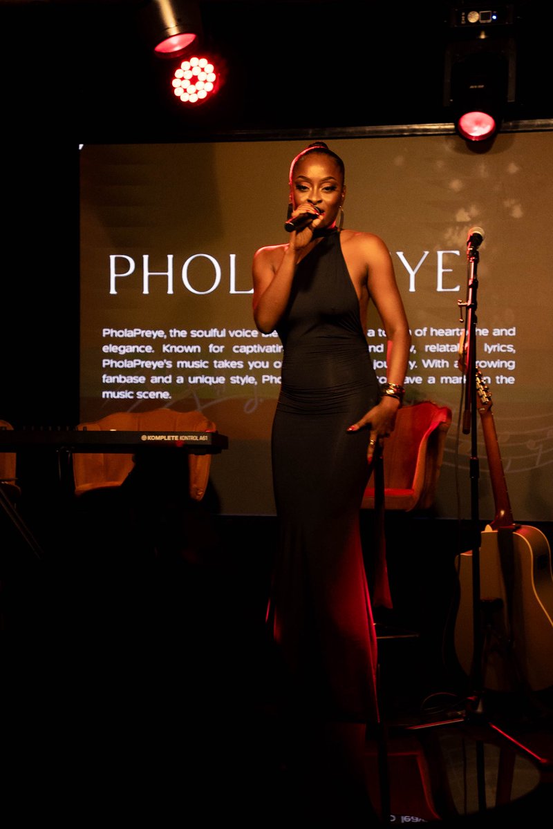 Nothing beats having your own people in the room
Thank Pham for pulling up for ‘At The Moment’.
The EP is still out there… go sit with it. You might find yourself in it.🤭
•

onerpm.link/atthemoment

#newmusicfriday #newmusic