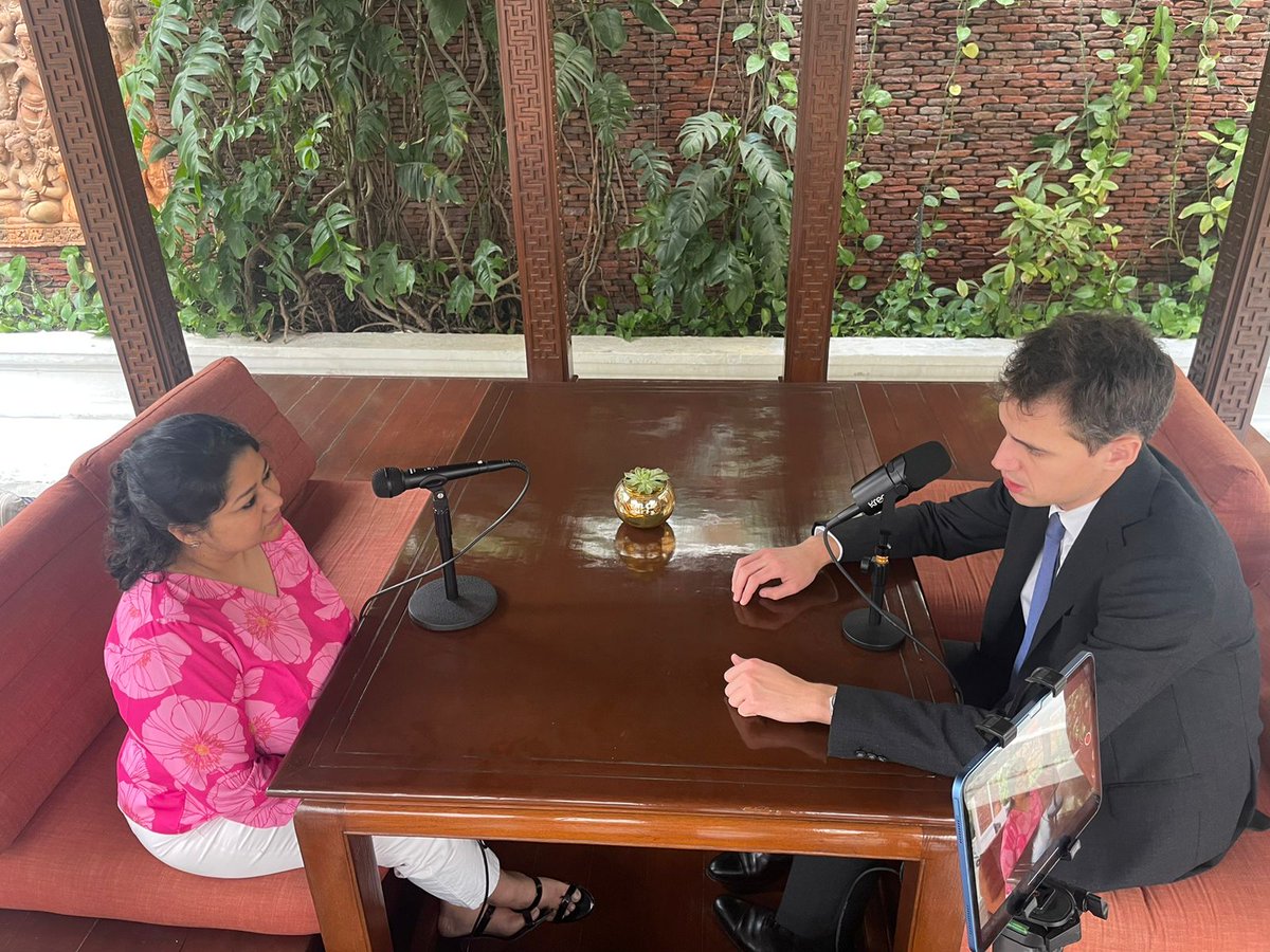 Surabhi Agarwal tweet media