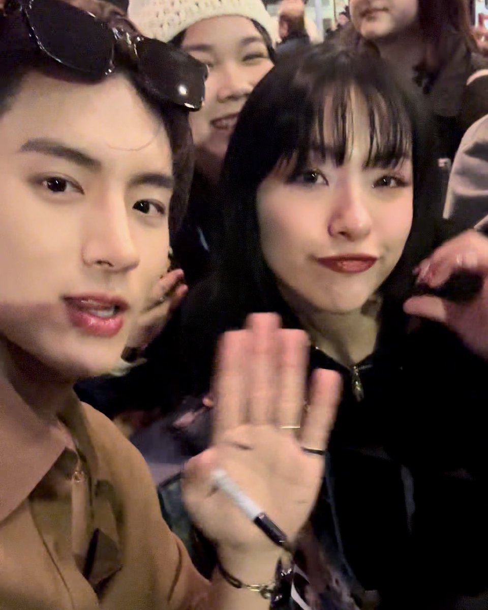 로지별 tweet media