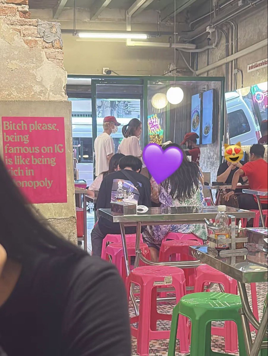 Finally!! ในที่สุดก็มีเมนเตนล์เจอเตนล์! เค้าไปถ่ายโปรเจทก์เตนล์ที่ทรงวาด นั่งทานข้าวอยู่ แหงะไปเจอเตนล์กับน้องเติร์น อ้ยยย เสื้อขาว หมวกแดง กุงเกงขาสั้น น่ารักแบบเซอร์ไพรส์เลยคับคุณแม๊🤣 
เอ็นดูคุณเค้าพึ่งลงรีบบอกนุไม่ใช่ซซน้าาา นั่งกินข้าวอยู่ดีๆ เมนเดินมาให้เห็นเอง โชคดีจังอ่ะ