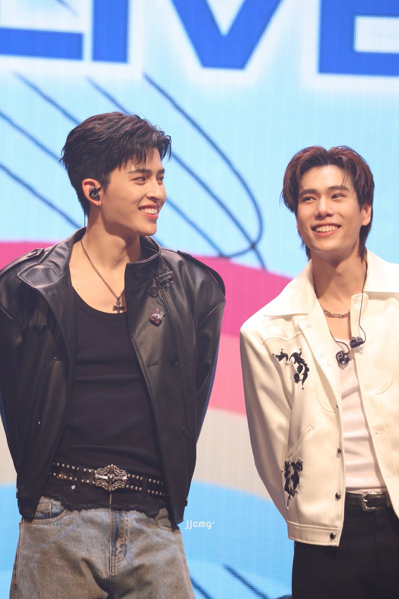 มาแล้ว😍😍😍 ยิ้มแฉ่งเยย

PONDPHUWIN JP FANFEST26
#GMMTVFANFEST2026JP