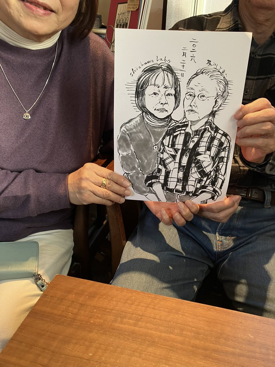 辻堂おもて珈琲
白川ラボ流しの似顔絵描き②
今日は仲良しご夫妻のオーダーを初めて受けました。旧婚さん万歳‼︎ 