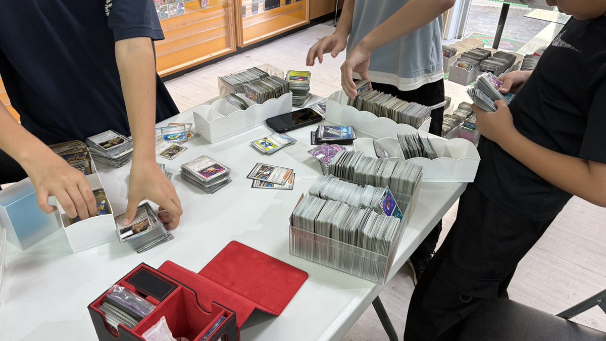 🌱みんなでCL福岡見ながら 子供達はストレージから ラムダやポケパッド