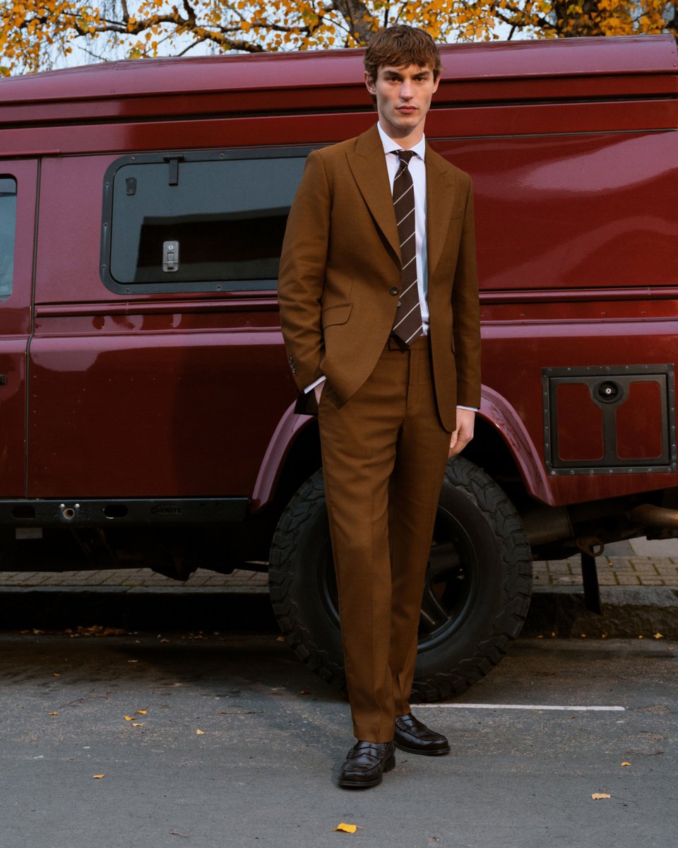 MANGO_Man's tweet image. An impeccable suit worn with ease, movement, and a sense of humour, designed for everyday moments done properly. 

Explore Mango Tailored by Richard James, available in selected stores and at go.mango/richardjames 
#MangoMan