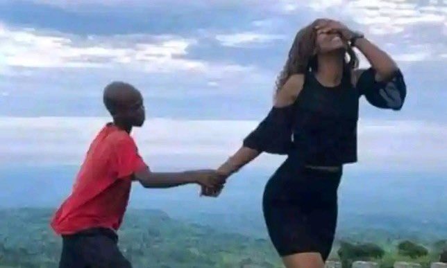 My people let's connect 
You can't do it alone 

I dey follow back with speed
Engagement na water 

Abeg no go, follow me 😂