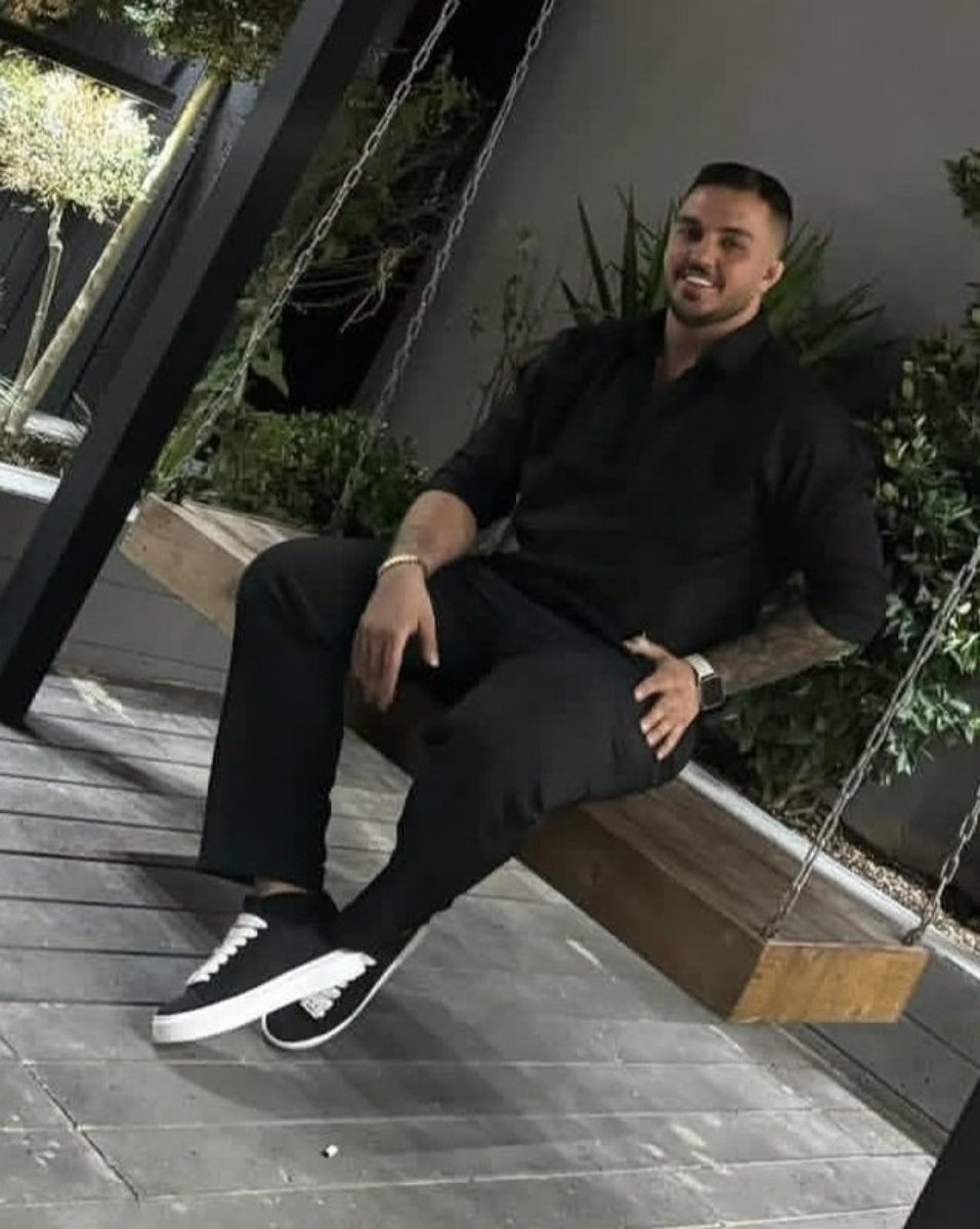 18Mandana's tweet image. ازمون خواسته یکاری کنیم براش

وگرنه منو میکشن :/

مادر #سینا_شمس میگه:
 ازش #اعتراف_اجباری گرفتن که اسلحه شاتگان داشته !!
صدای بیگناهی فرزندان شجاع ایران باشیم