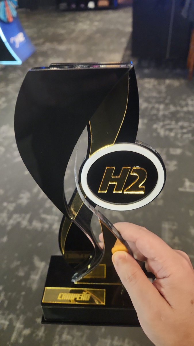 Aqui eu migrei pro poker, fodasse