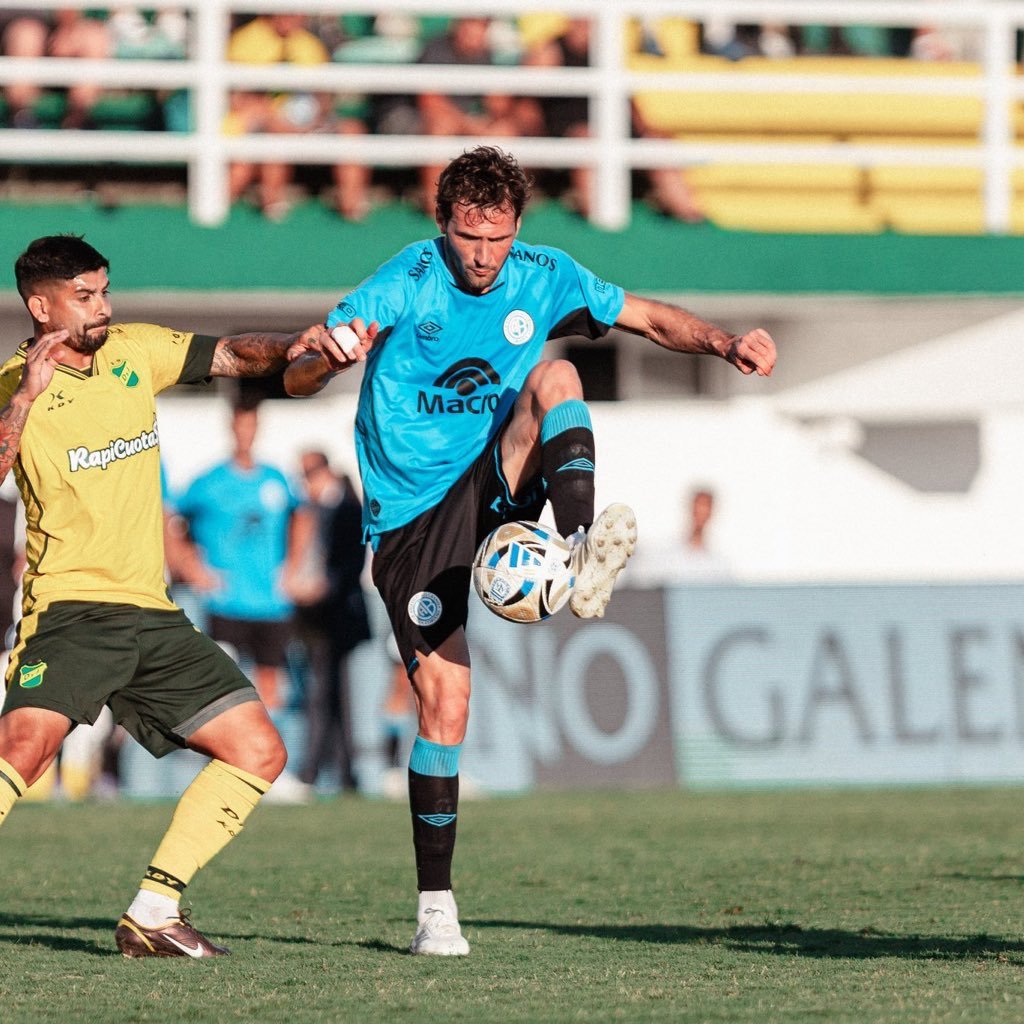 ❤️ Sólo para corazones fuertes
Ever Banega y Franco Vázquez en un lance del encuentro Defensa y Justicia vs. Belgrano del Apertura argentino. Empataron (1-1)
#SevillaFC
