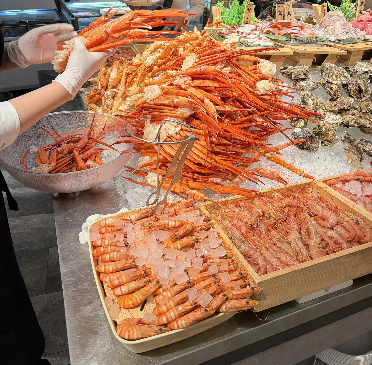 エンドレスに補充されるカニ