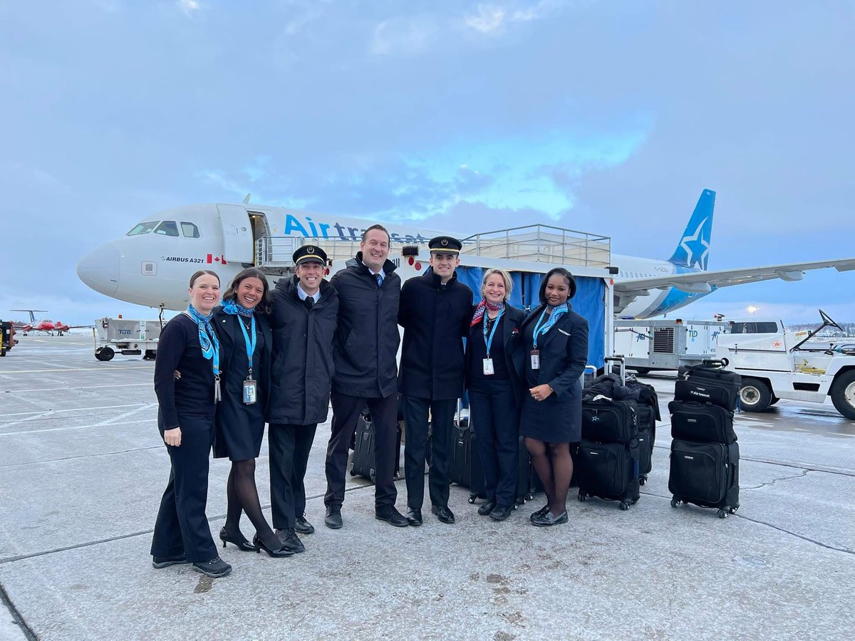 Image for the Tweet beginning: Hier,  le premier vol