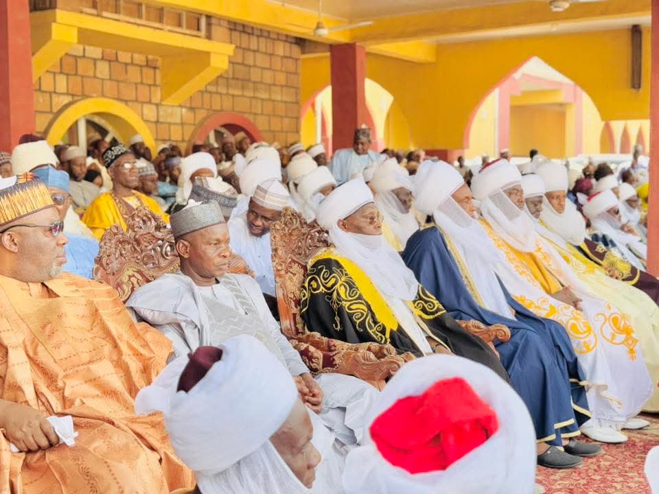 We must vote for <a href="/atiku/">Atiku Abubakar</a> Abubakar 2027.

679

Today, I speak with the voice of conviction, the authority of destiny, and the confidence that comes only from witnessing the rise of Atiku, the man whose purpose is bigger than politics, bigger than ambition,