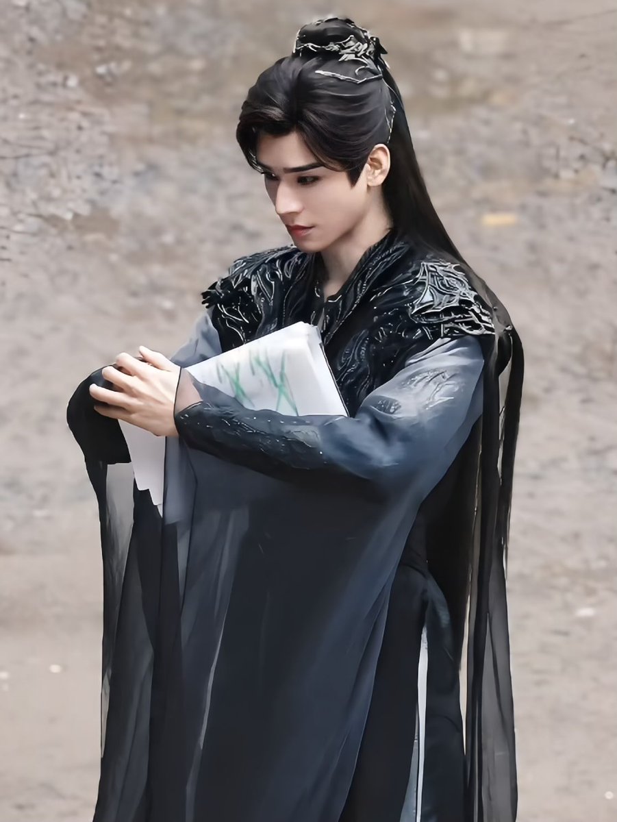 He is the definition of celestial beauty
#GongJun