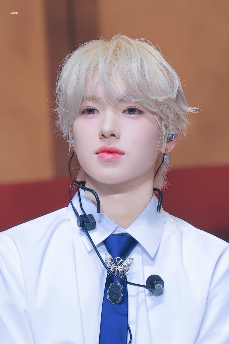 𝐋𝐎𝐕𝐄% tweet media