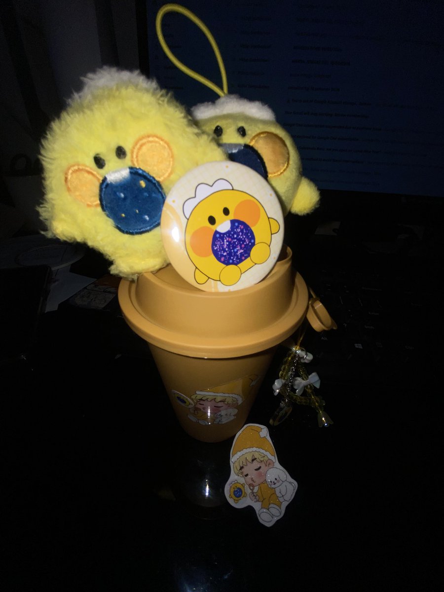 immabutarbutar's tweet photo. Happy mails 💌 from ka abin @kimdoybie for Baby So Junghwan birthday freebie 💛
Koneng amat kaya lagu “yellow”
Hahah makasih ya ja lucu sukaaa #TREASURE #SOJUNGHWAN #PODONG https://t.co/Ml7Guy50vK
