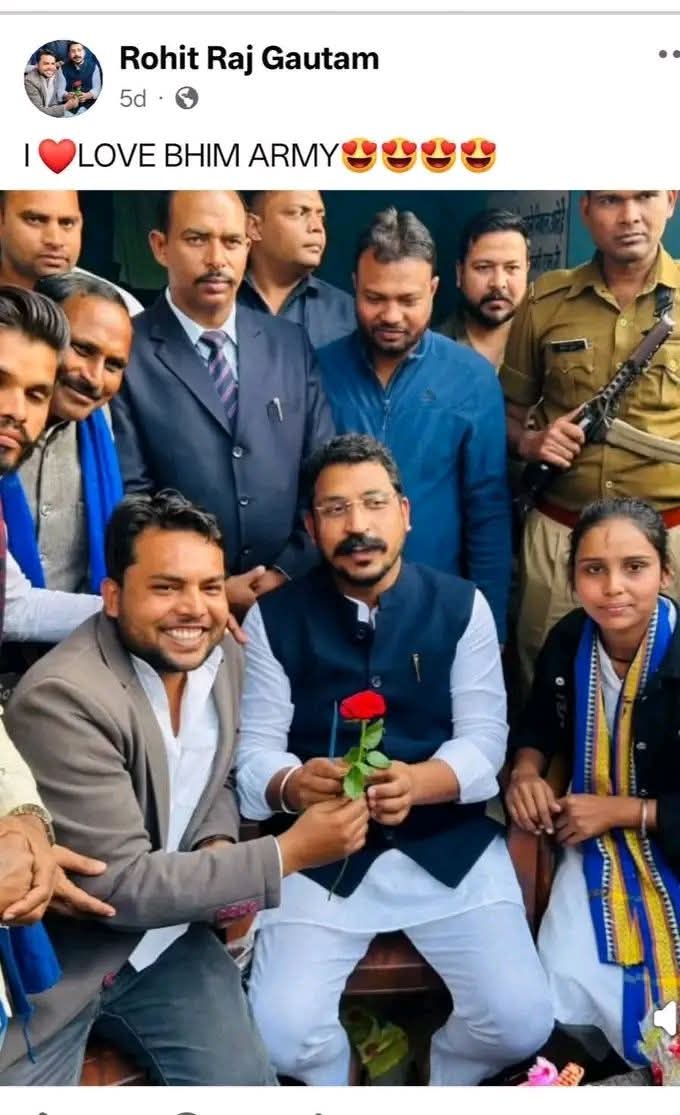 #नीचता_की_पराकाष्ठा....

भीम आर्मी का सहारनपुर जिला अध्यक्ष रोहित गौतम बलात्कार के आरोपी को बचाने और गरीब दलित समाज की पीड़ित युवती को झूठे केस में फंसाने व मुंह खोलने पर जान से मारने की धमकी देने के मामले में घिरा।

गरीब दलित समाज की लड़की अपनी नौकरी के लिए भीम आर्मी जिलाध्यक्ष
