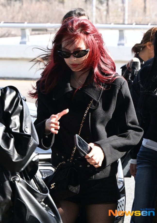 นี่ชอบเทสการแต่งตัวของแคนนี่มากก ยิ่งตอนนี้ทำผมแดงอีก โคตรจะสวย โคตรจะออร่าอ่ะ 🔥🔥🔥