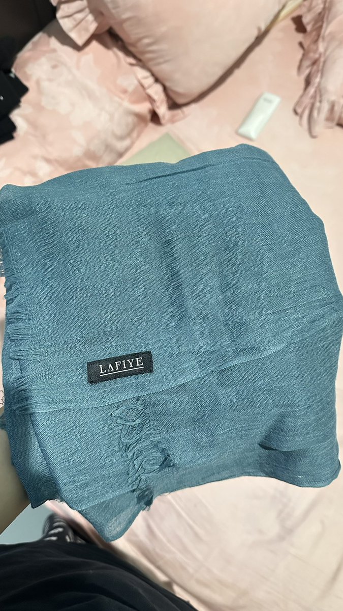 llooeeey tweet media