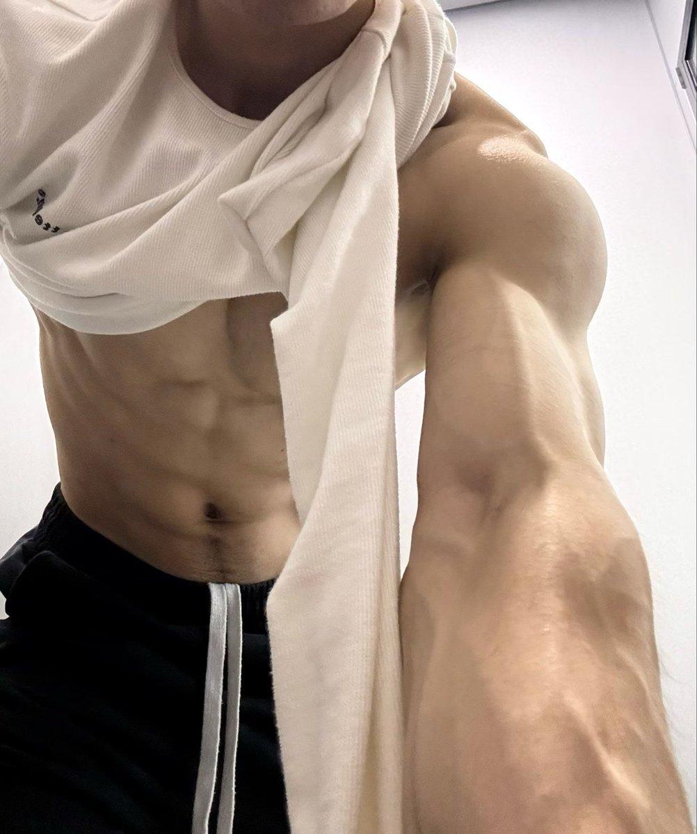 BJ-Sking tweet media