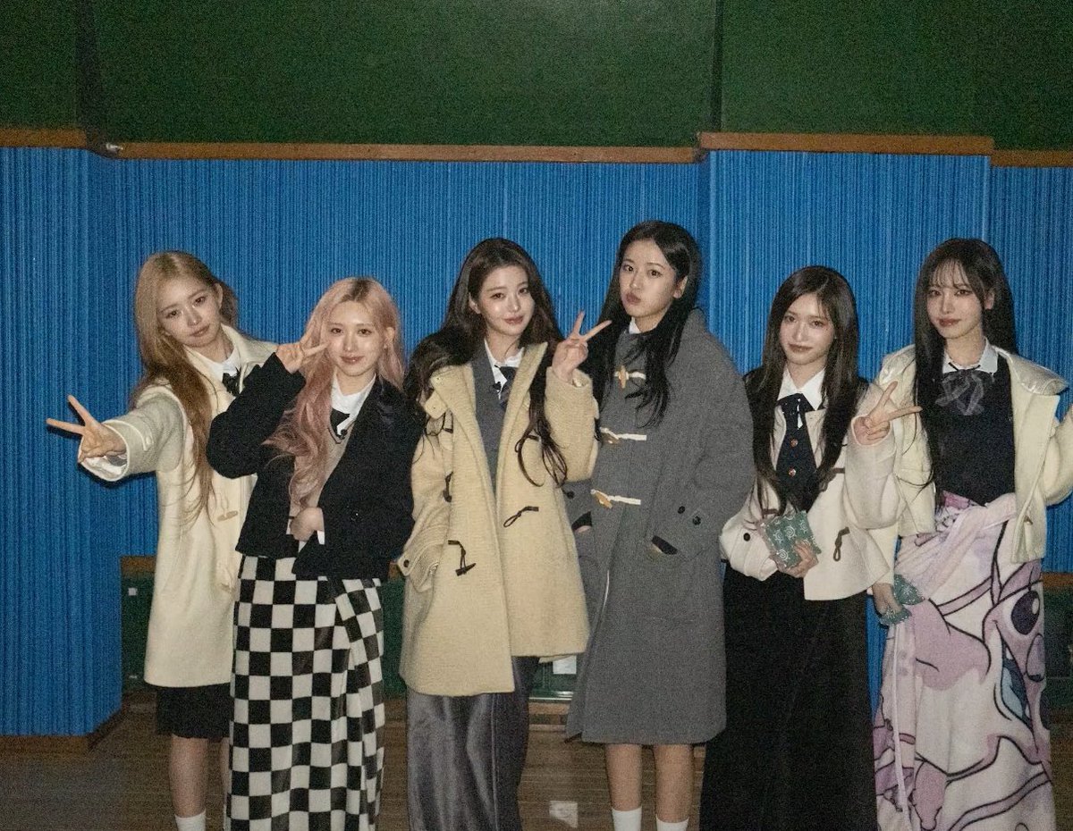 허리담요에 핫팩 조합이 ㄹㅇ 현역의 맛이라 쭈음..... 이제 안뉴진 치마 밑에 체육복 입고 있으면 정확함